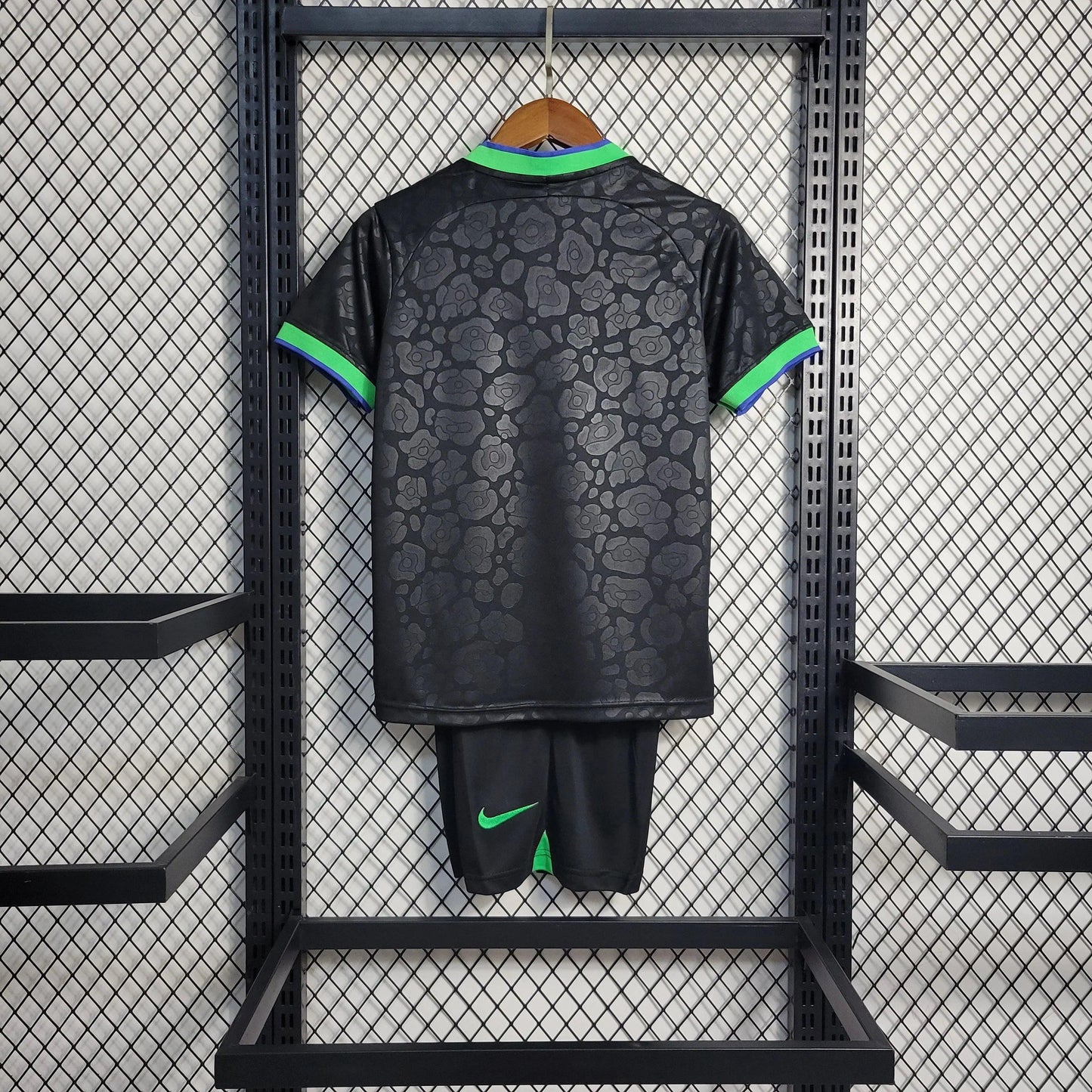 Kit Criança Leopard Black Brasil 2022/23