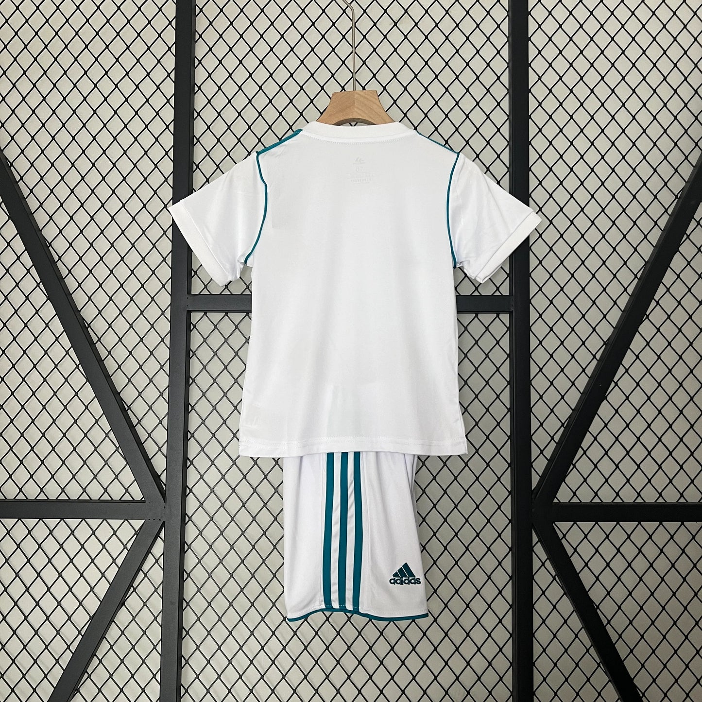 Kit Criança Principal Real Madrid 2017/18